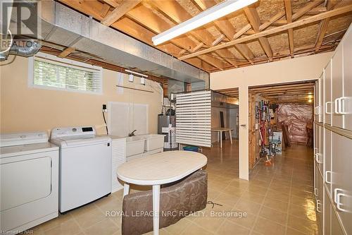 737 Canboro Road, Pelham (664 - Fenwick), ON - Indoor Photo Showing Laundry Room