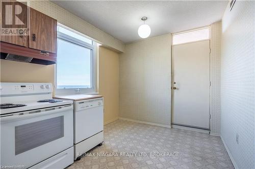 1203 - 301 Frances Avenue, Hamilton (Lakeshore), ON - Indoor Photo Showing Kitchen