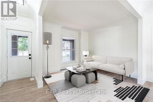 14 Ruth Street, Hamilton (Stripley), ON - Indoor Photo Showing Living Room