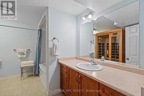 8350 Young Street, West Lincoln (056 - West Lincoln), ON - Indoor Photo Showing Bathroom