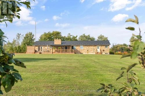 8350 Young Street, West Lincoln (056 - West Lincoln), ON - Outdoor With Deck Patio Veranda