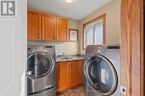 8350 Young Street, West Lincoln (056 - West Lincoln), ON - Indoor Photo Showing Laundry Room