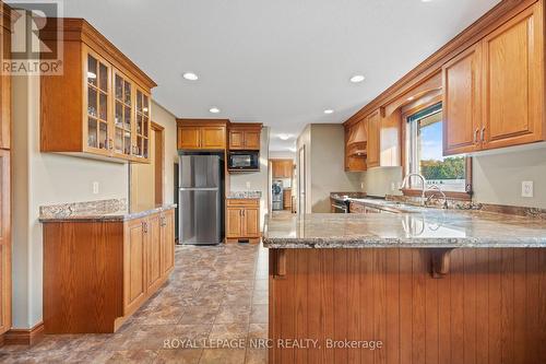 8350 Young Street, West Lincoln (056 - West Lincoln), ON - Indoor Photo Showing Kitchen