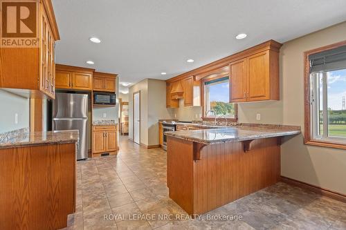 8350 Young Street, West Lincoln (056 - West Lincoln), ON - Indoor Photo Showing Kitchen