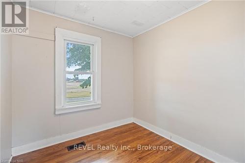 371 Pihach Street, Pelham (664 - Fenwick), ON - Indoor Photo Showing Other Room