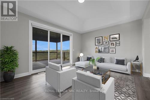 315 Old Course Trail, Welland (766 - Hwy 406/Welland), ON - Indoor Photo Showing Living Room