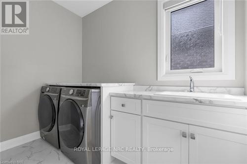 315 Old Course Trail, Welland (766 - Hwy 406/Welland), ON - Indoor Photo Showing Laundry Room