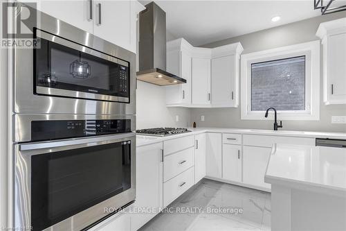 315 Old Course Trail, Welland (766 - Hwy 406/Welland), ON - Indoor Photo Showing Kitchen With Upgraded Kitchen