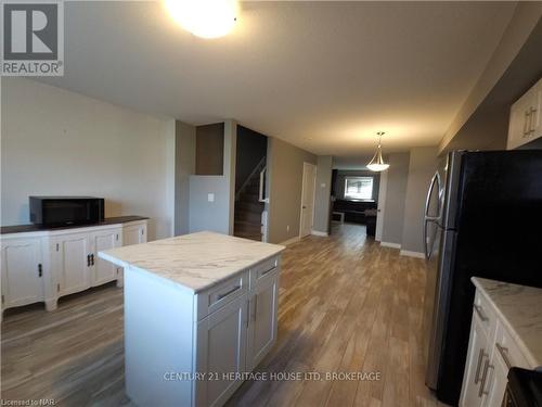 7 - 7768 Ascot Circle, Niagara Falls (213 - Ascot), ON - Indoor Photo Showing Kitchen