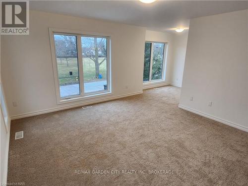 203 Park Street, Fort Erie (335 - Ridgeway), ON - Indoor Photo Showing Other Room