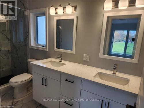 203 Park Street, Fort Erie (335 - Ridgeway), ON - Indoor Photo Showing Bathroom