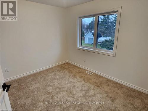 203 Park Street, Fort Erie (335 - Ridgeway), ON - Indoor Photo Showing Other Room