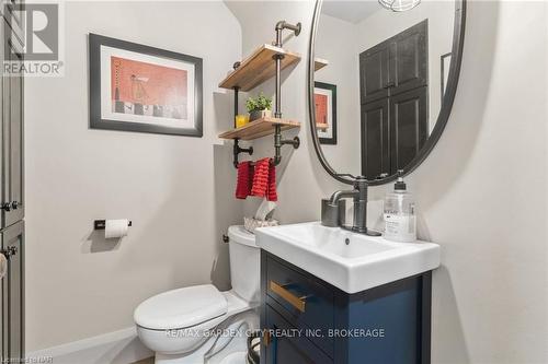 8 Ridgewood Road, St. Catharines (457 - Old Glenridge), ON - Indoor Photo Showing Bathroom