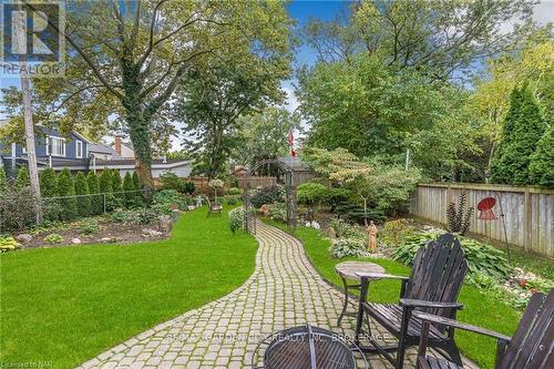 8 Ridgewood Road, St. Catharines (457 - Old Glenridge), ON - Outdoor With Backyard