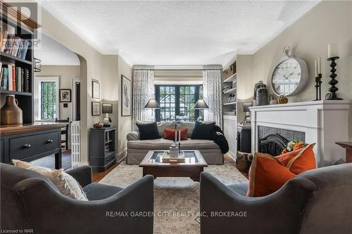 8 Ridgewood Road, St. Catharines (457 - Old Glenridge), ON - Indoor Photo Showing Living Room With Fireplace