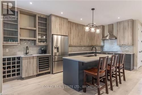 681 Warner Road, Niagara-On-The-Lake (105 - St. Davids), ON - Indoor Photo Showing Kitchen With Upgraded Kitchen