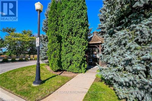 1 - 174 Martindale Road, St. Catharines (453 - Grapeview), ON - Outdoor