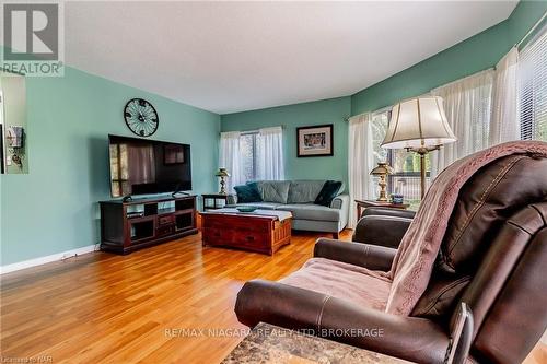 1 - 174 Martindale Road, St. Catharines (453 - Grapeview), ON - Indoor Photo Showing Living Room