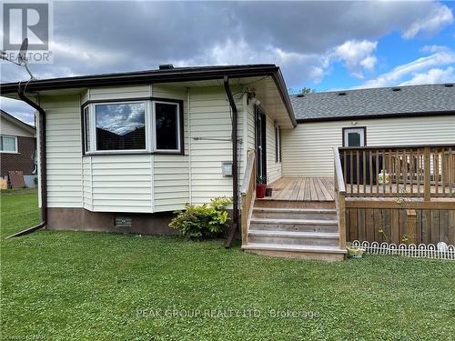 4456 Lyons Creek Road, Niagara Falls (224 - Lyons Creek), ON - Outdoor With Deck Patio Veranda