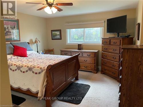 4456 Lyons Creek Road, Niagara Falls (224 - Lyons Creek), ON - Indoor Photo Showing Bedroom