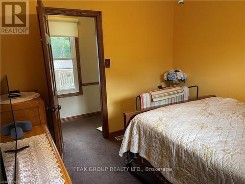 4456 Lyons Creek Road, Niagara Falls (224 - Lyons Creek), ON - Indoor Photo Showing Bedroom