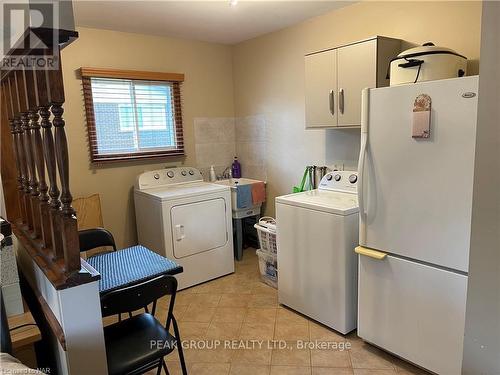 4456 Lyons Creek Road, Niagara Falls (224 - Lyons Creek), ON - Indoor Photo Showing Laundry Room