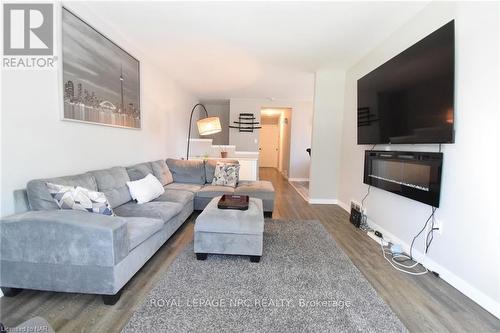 21 Fairlawn Crescent, Welland (769 - Prince Charles), ON - Indoor Photo Showing Living Room