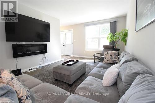 21 Fairlawn Crescent, Welland (769 - Prince Charles), ON - Indoor Photo Showing Living Room