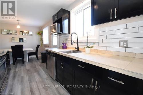 21 Fairlawn Crescent, Welland (769 - Prince Charles), ON - Indoor Photo Showing Kitchen