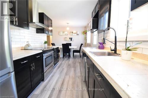 21 Fairlawn Crescent, Welland (769 - Prince Charles), ON - Indoor Photo Showing Kitchen With Upgraded Kitchen