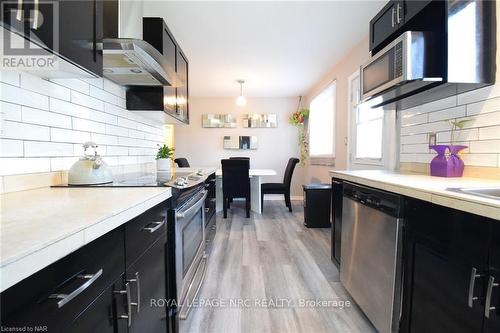 21 Fairlawn Crescent, Welland (769 - Prince Charles), ON - Indoor Photo Showing Kitchen