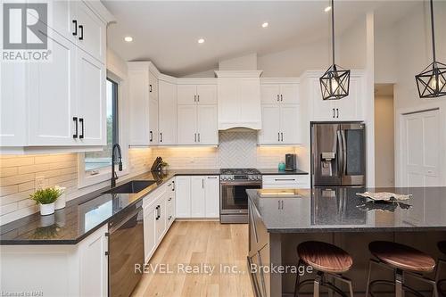 72732 Regional Road 27, Wainfleet (879 - Marshville/Winger), ON - Indoor Photo Showing Kitchen With Upgraded Kitchen