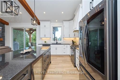 72732 Regional Road 27, Wainfleet (879 - Marshville/Winger), ON - Indoor Photo Showing Kitchen With Upgraded Kitchen