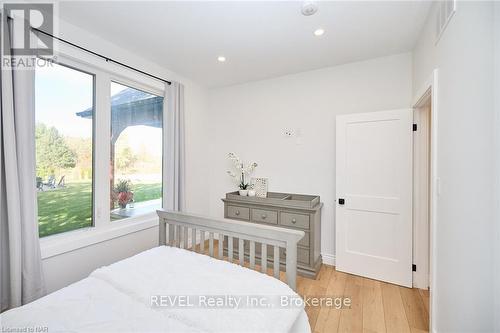 72732 Regional Road 27, Wainfleet (879 - Marshville/Winger), ON - Indoor Photo Showing Bedroom