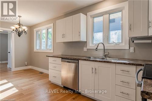 148 Young Street, Welland (768 - Welland Downtown), ON - Indoor Photo Showing Kitchen With Double Sink