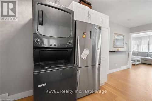 148 Young Street, Welland (768 - Welland Downtown), ON - Indoor Photo Showing Laundry Room