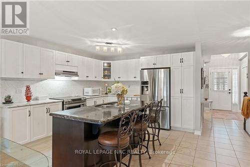 11 - 77 Avery Crescent, St. Catharines (456 - Oakdale), ON - Indoor Photo Showing Kitchen