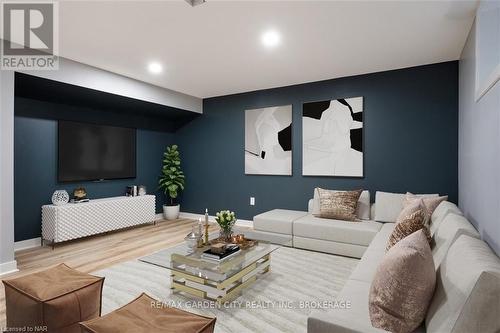 1717 Cream Street, Pelham (663 - North Pelham), ON - Indoor Photo Showing Living Room