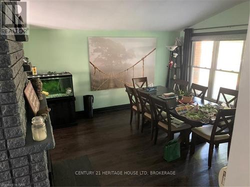 67 Wakelin Terrace, St. Catharines (444 - Carlton/Bunting), ON - Indoor Photo Showing Dining Room