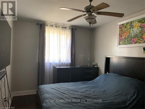 67 Wakelin Terrace, St. Catharines (444 - Carlton/Bunting), ON - Indoor Photo Showing Bedroom