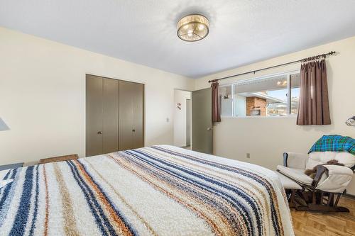 2429 Gosset Road, West Kelowna, BC - Indoor Photo Showing Bedroom