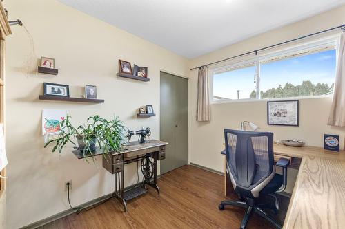 2429 Gosset Road, West Kelowna, BC - Indoor Photo Showing Office