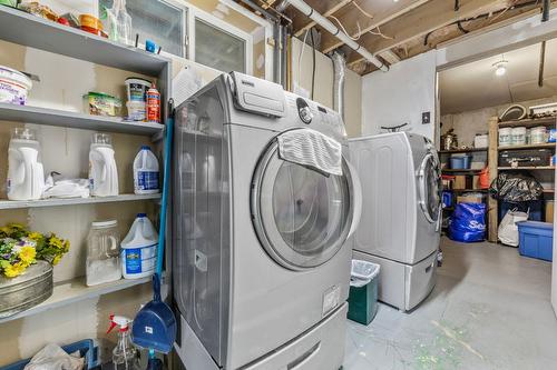 2429 Gosset Road, West Kelowna, BC - Indoor Photo Showing Laundry Room