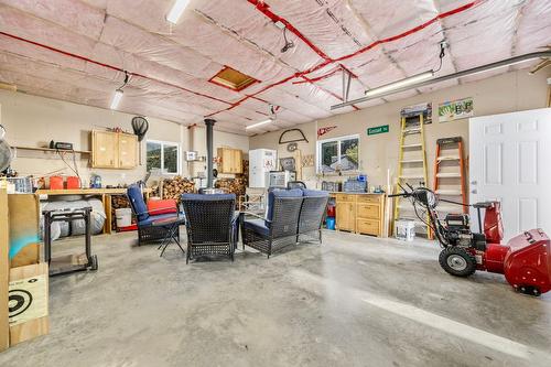 2429 Gosset Road, West Kelowna, BC - Indoor Photo Showing Garage