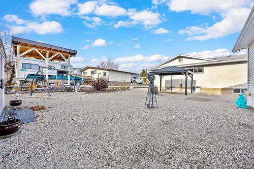 2429 Gosset Road, West Kelowna, BC - Outdoor