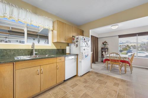 2429 Gosset Road, West Kelowna, BC - Indoor Photo Showing Kitchen With Double Sink