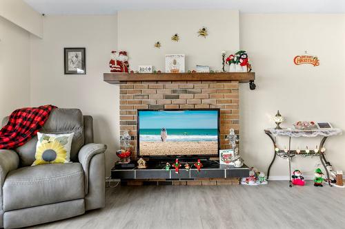 2429 Gosset Road, West Kelowna, BC - Indoor Photo Showing Other Room With Fireplace