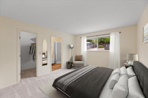 6133 Aitkens Road, Peachland, BC - Indoor Photo Showing Bedroom