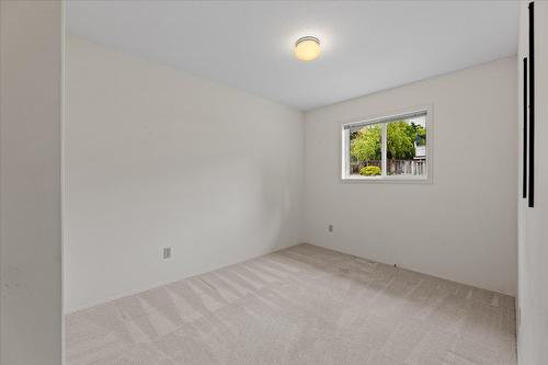 6133 Aitkens Road, Peachland, BC - Indoor Photo Showing Other Room