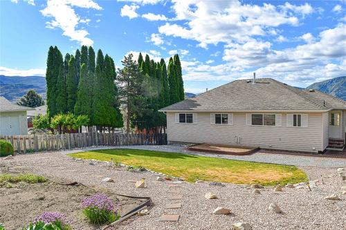 6133 Aitkens Road, Peachland, BC - Outdoor